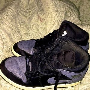used Air Jordan 1 mids